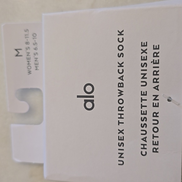 NWT Alo Yoga Unisex Crew Socks Medium - Picture 2 of 6
